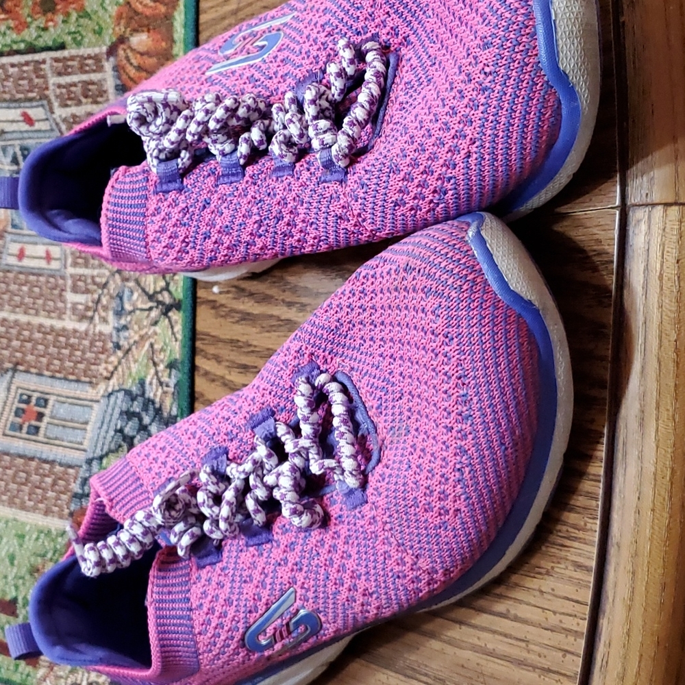 Skechers air cooled memory foam women's shoes 8.5